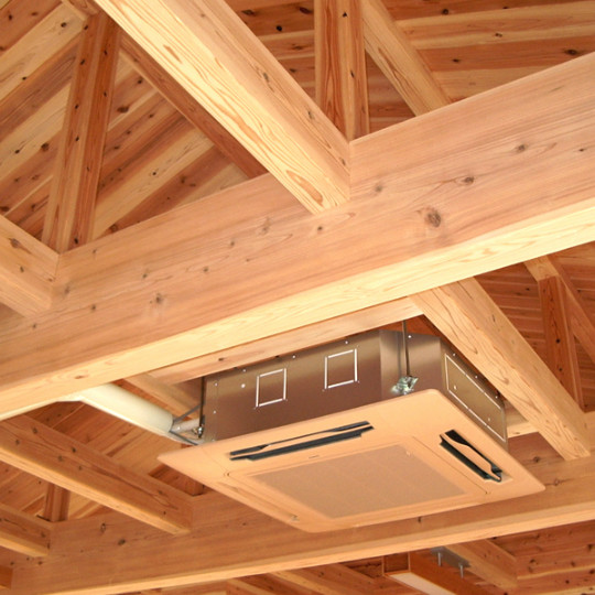 【完成】構造材、天井材もすべて兵庫県産の杉の無垢材を使用しています。